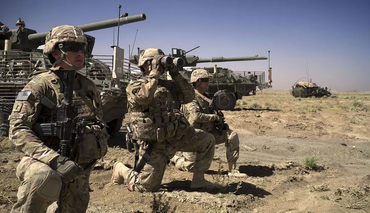 A group of soldiers standing next to each other.